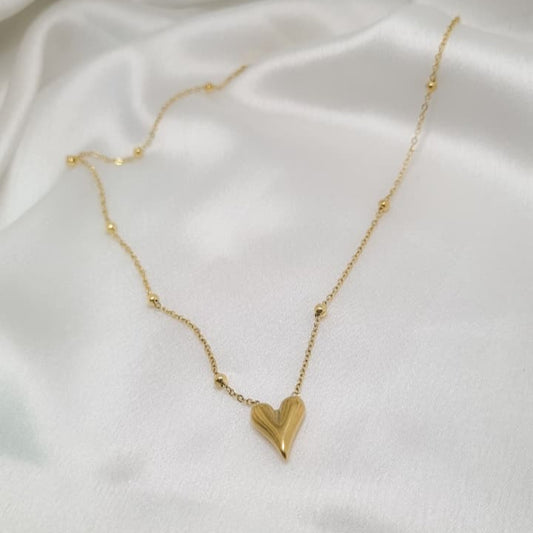 ✨ Minimal yet chic heart pendant on a classic ball chain
💎 Anti-tarnish finish for long-lasting shine
🌸 Lightweight & comfortable for daily wear
💍 Perfect accessory for layering or solo statement
🎁 A thoughtful gift for someone you love (or yourself!)
🔒 Skin-friendly & durable – made for everyday elegance