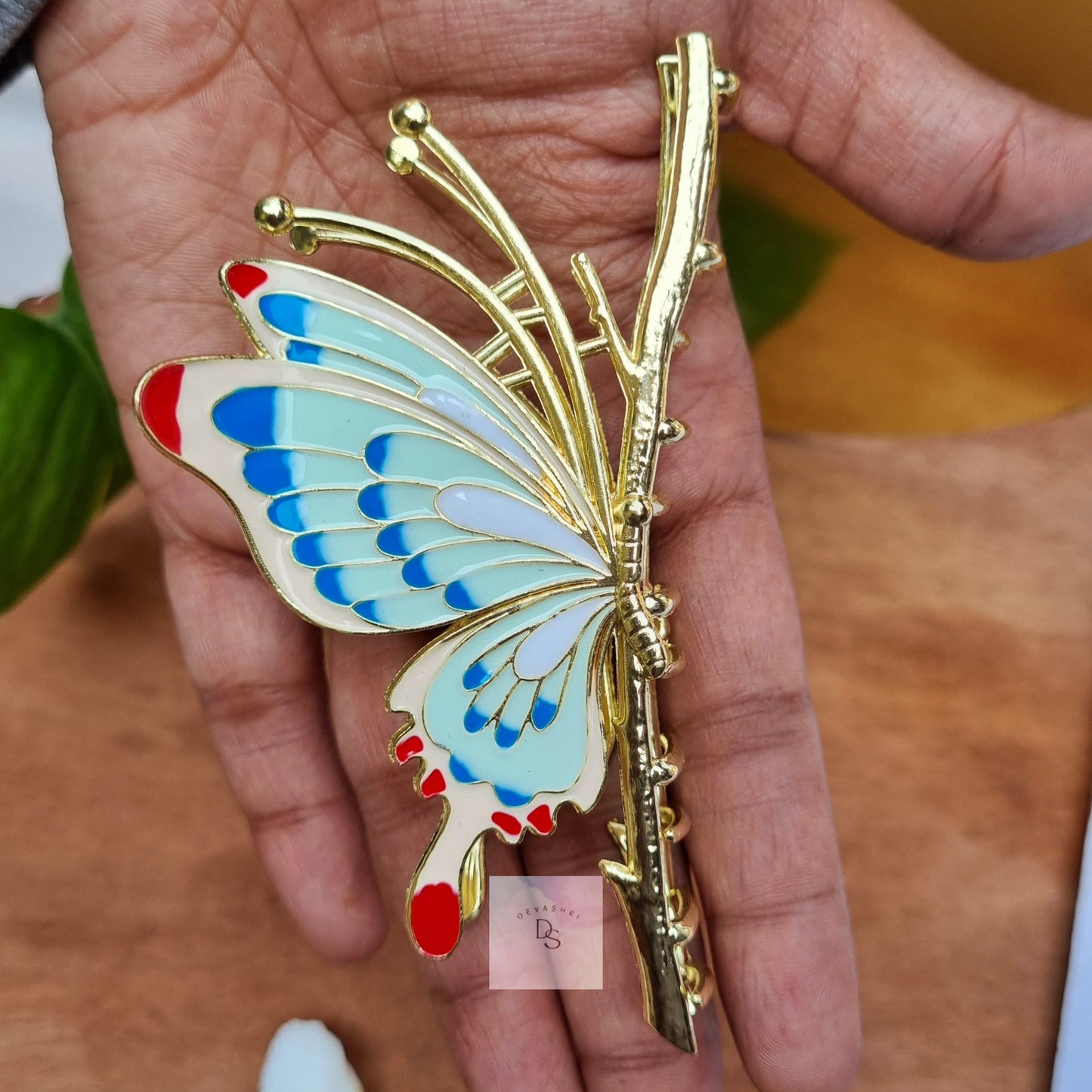Butterfly metal claw butterfly