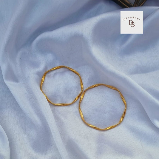 Wavy bangle (1 pair)