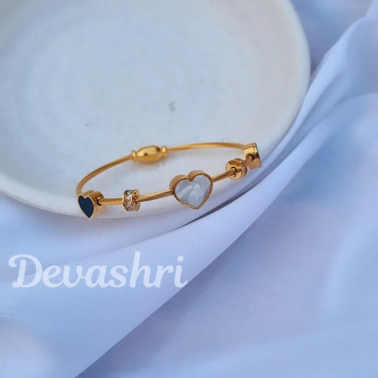 Classic Heart Magnetic Kada