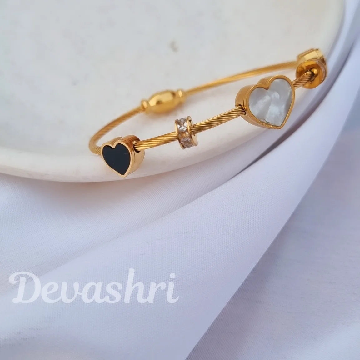 Classic Heart Magnetic Kada