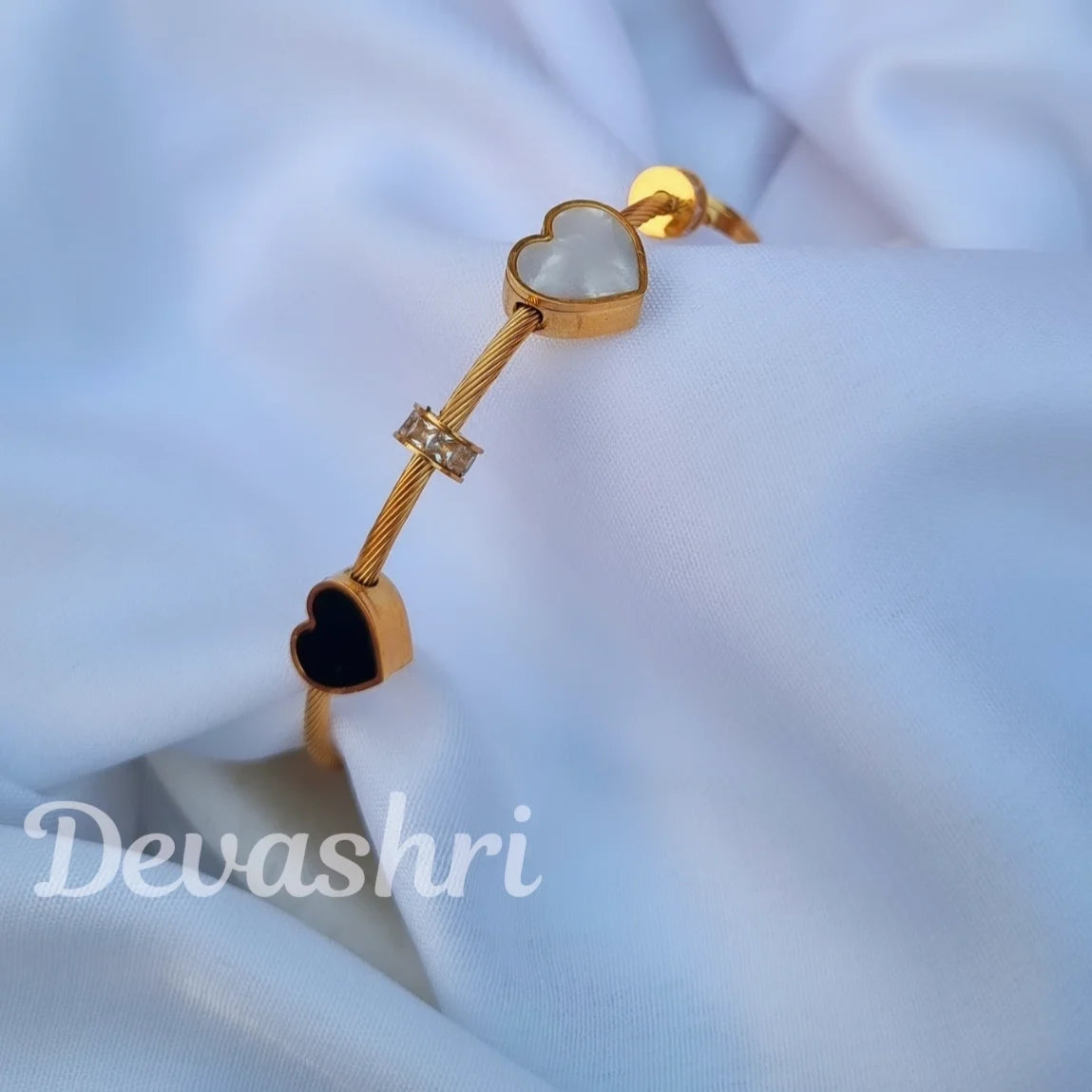 Classic Heart Magnetic Kada
