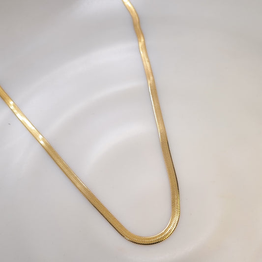 Golden Snake Chain – Unisex Minimal Luxe