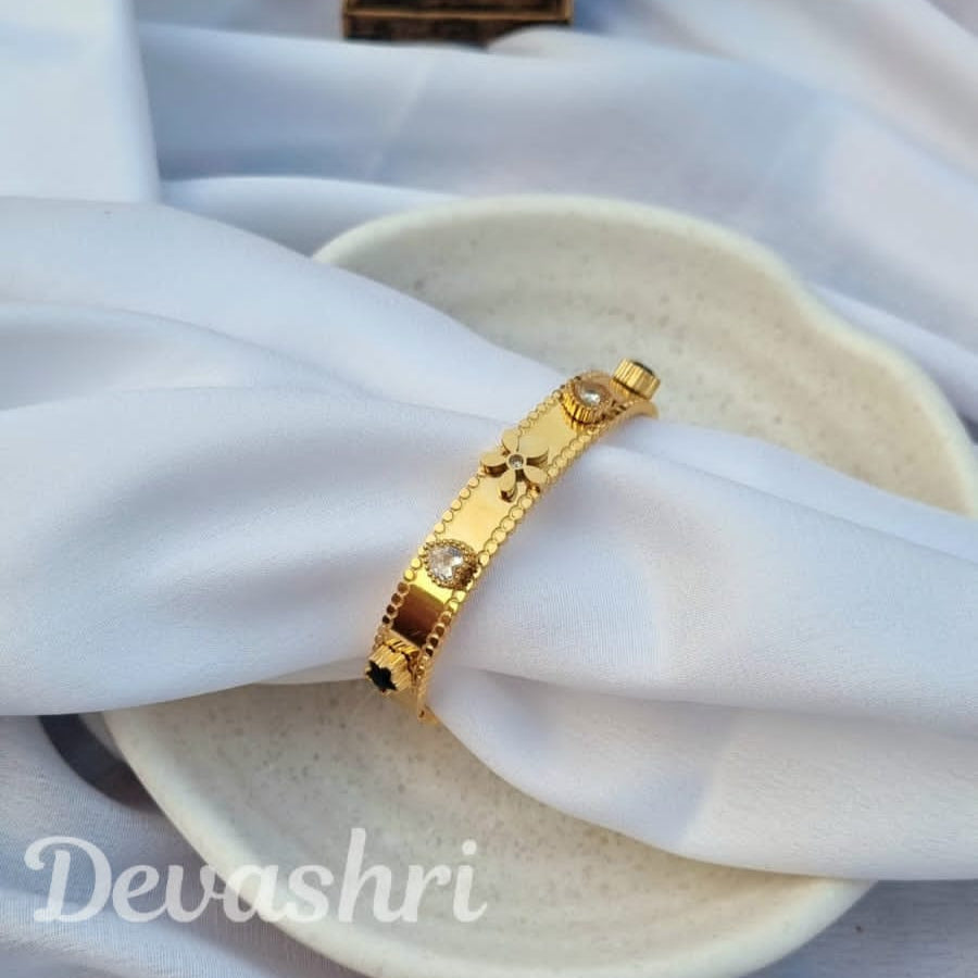 Twilight Black Star Kada Bracelet