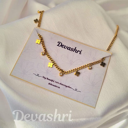 Golden Twinkle Clover Necklace