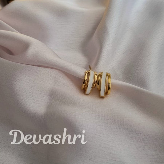 Curved Gleam Earring