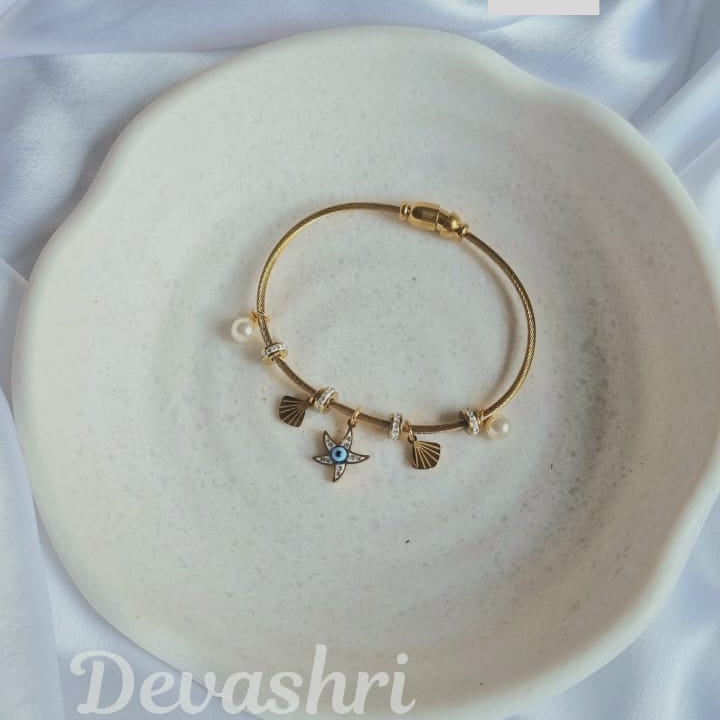 Evil Eye Shell Charm Bracelet